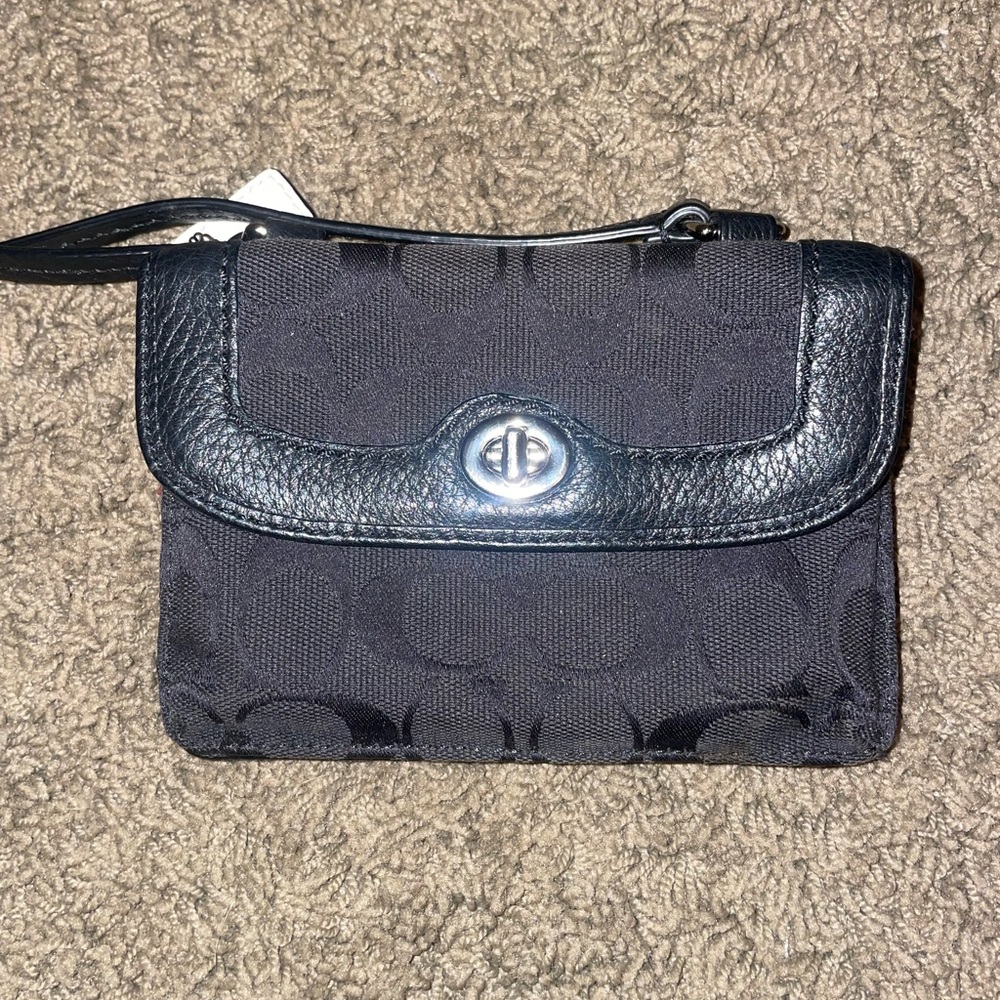 Coach Purse - Picture 2 of 4